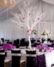 Reception tree centerpiece & florals by Visual Impact Design | Carmen Salazar Photography