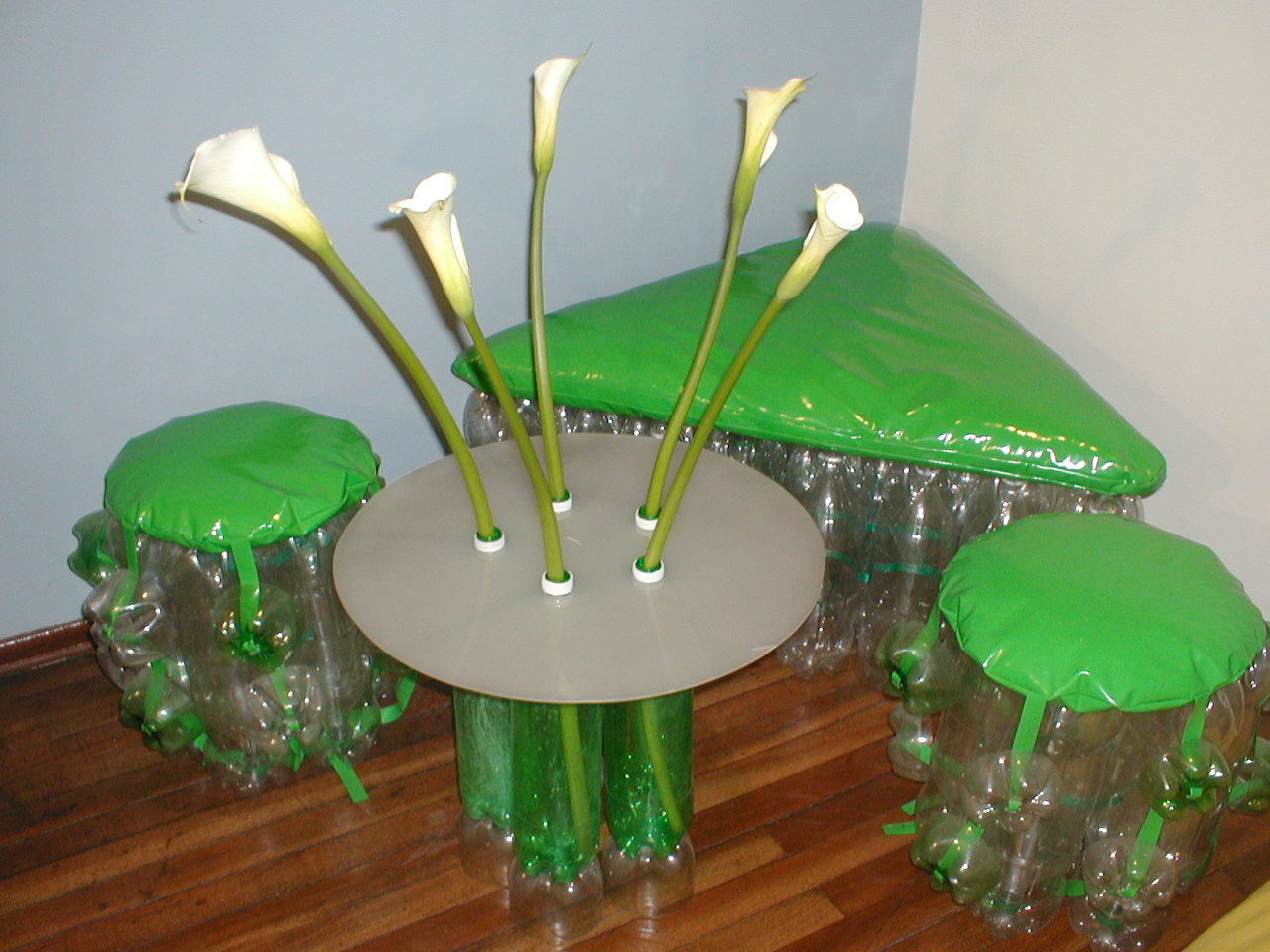 muebles recurrente muebles fabricados en botellas de pet consta de dos muebles recurrente muebles fabricados en botellas de pet consta de dos