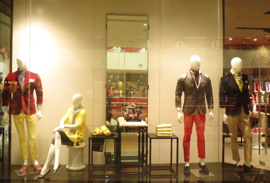 givoni colour story in diwali window