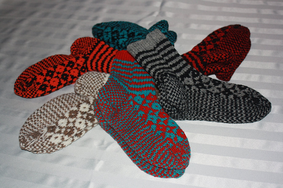 Aunt Maggies Homespun Socks and Slippers