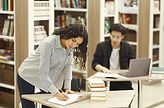 En la biblioteca