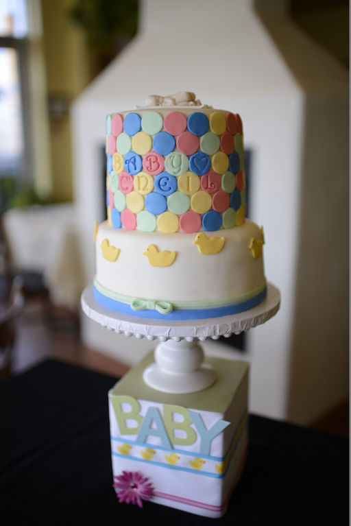 Baby shower cake