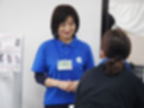 笑顔で応対