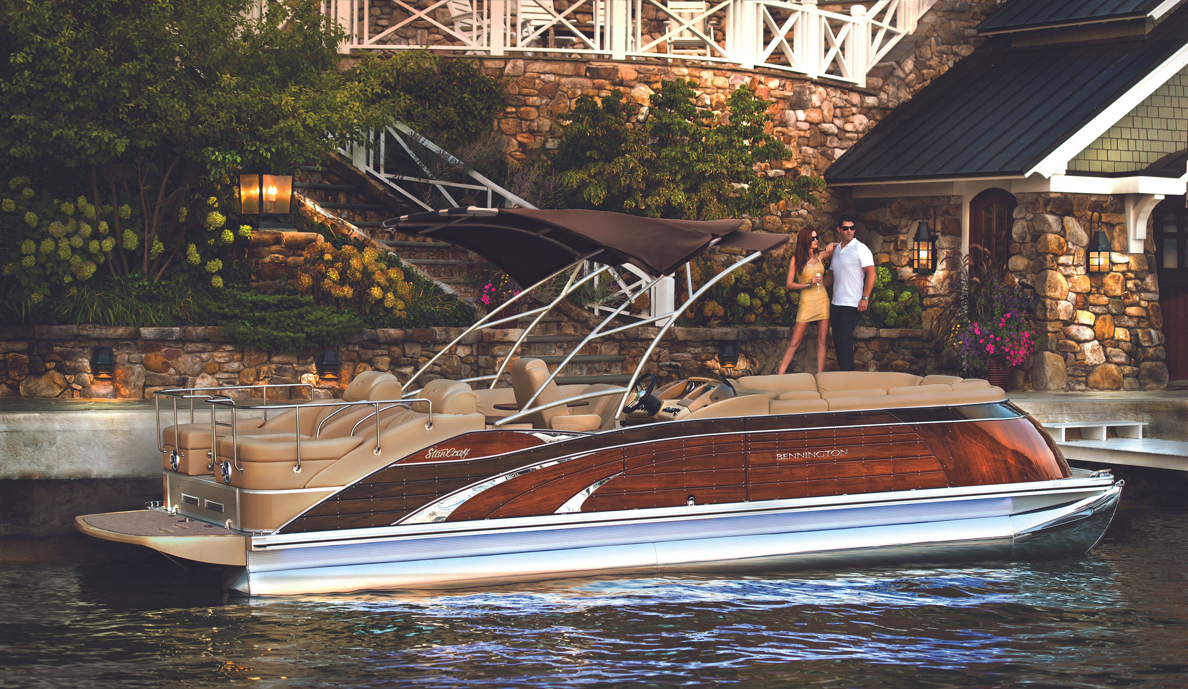 Club Bennington Performance Pontoon Boats 2575 QCW IO Mahogany 