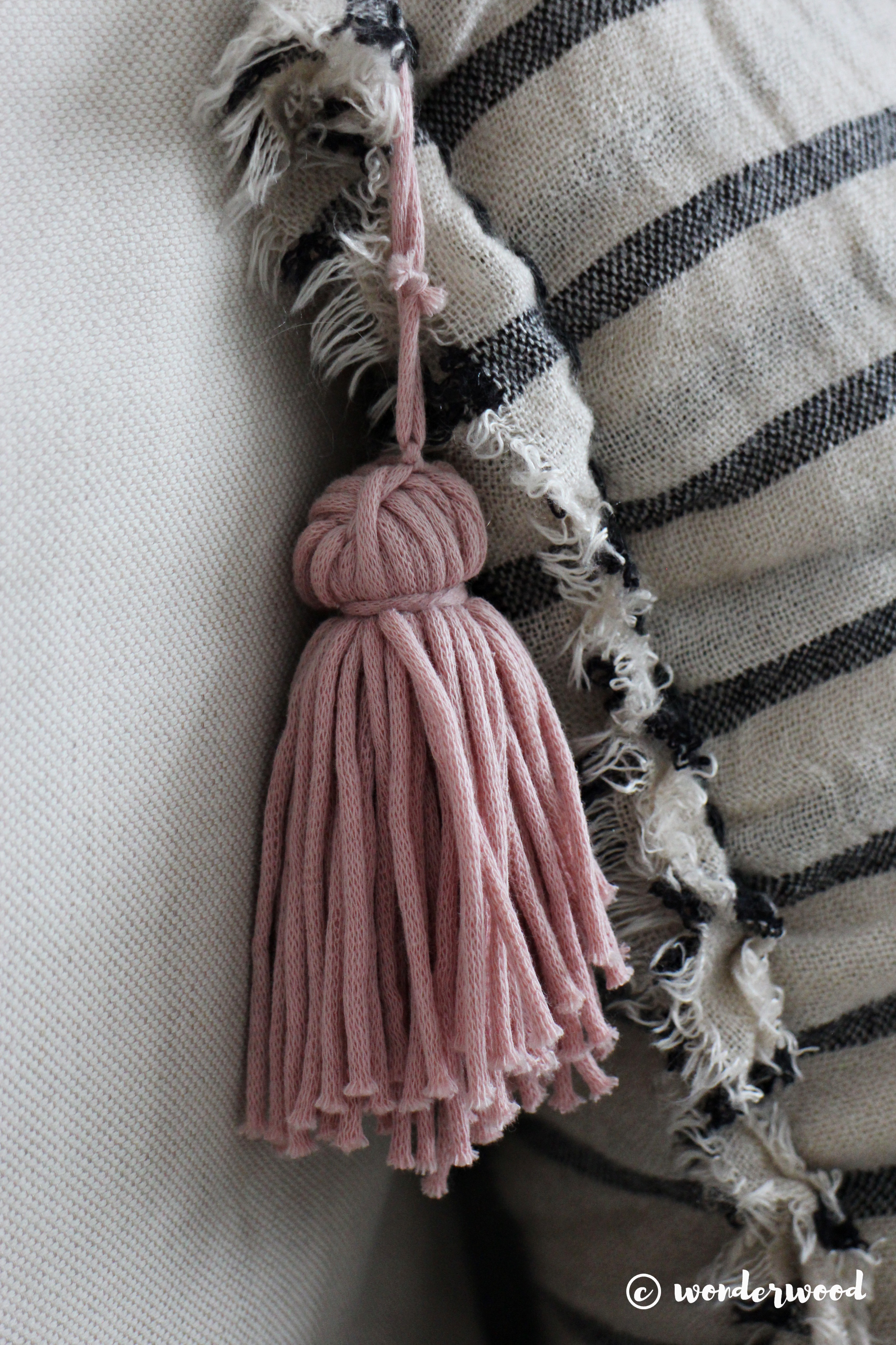 diy putetrekk av skjerf // diy scarf pillowcase