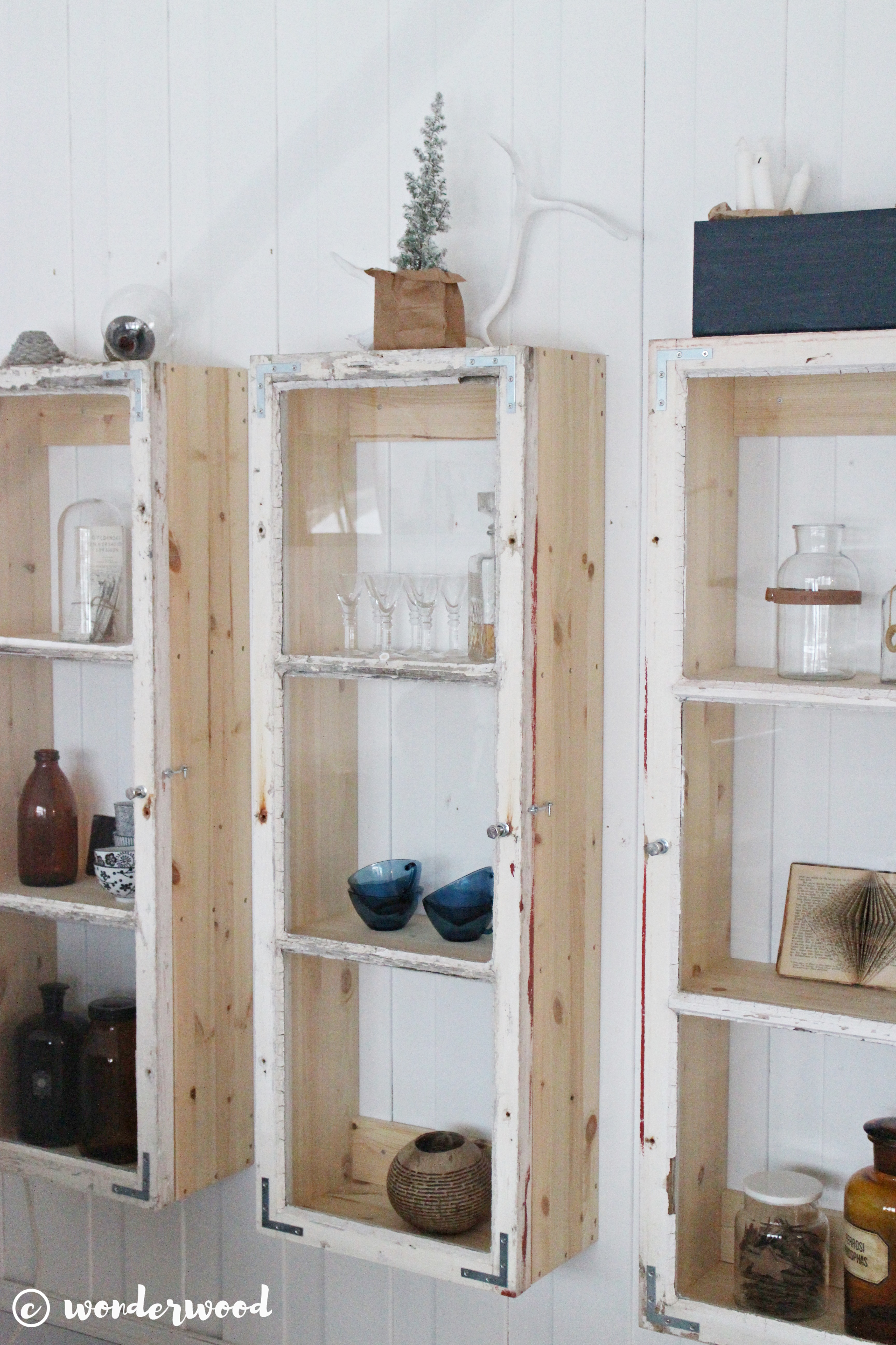 diy skap av gamle vinduer // diy old window cabinets