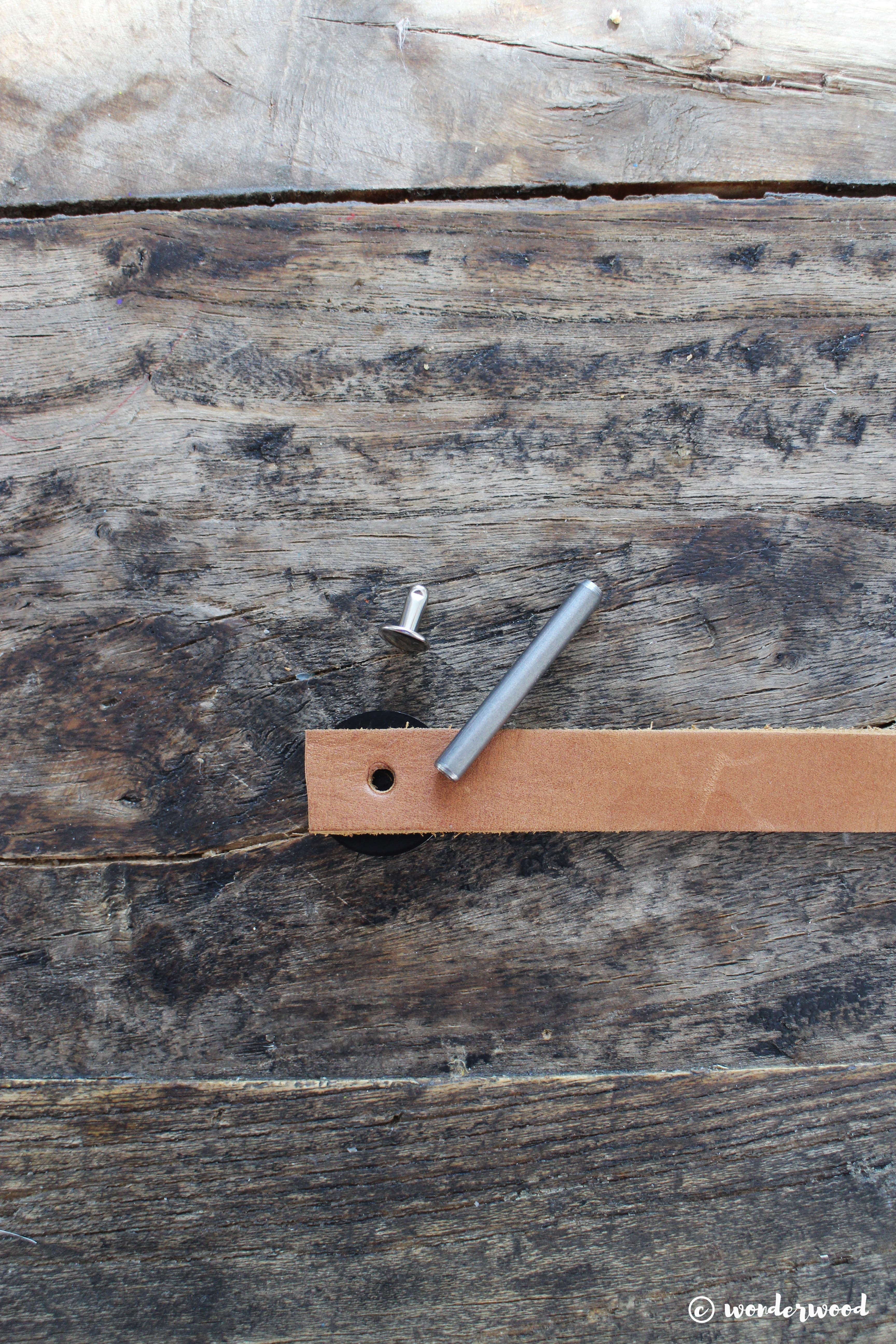 diy lysestake i tre // diy wooden candle holder