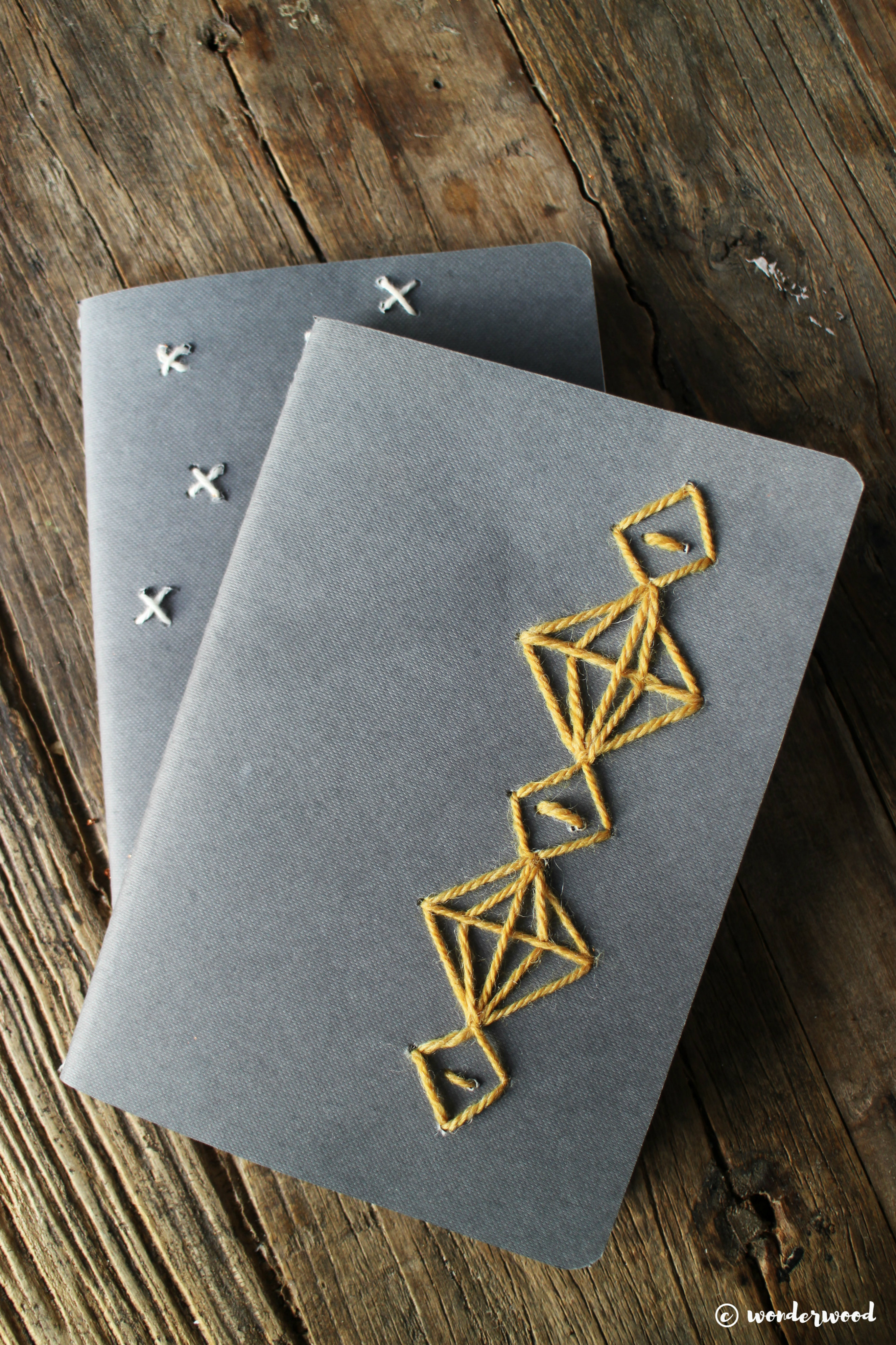 TIPS TIL HJEMMELAGDE JULEGAVER 5: diy broderte notatbøker // HOMEMADE CHRISTMAS GIFTS IDEAS 5: diy embroidered notebooks