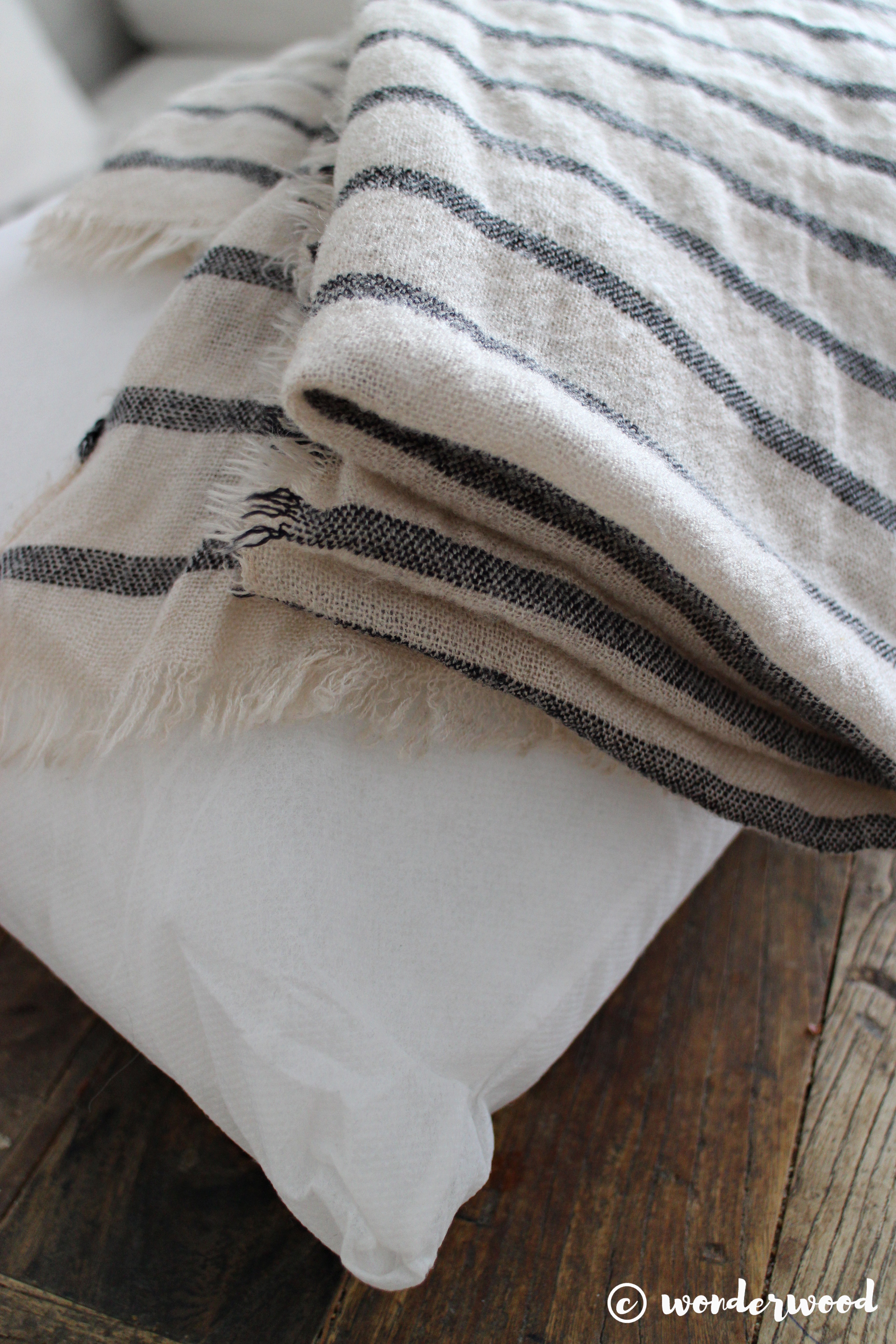 diy putetrekk av skjerf // diy scarf pillowcase