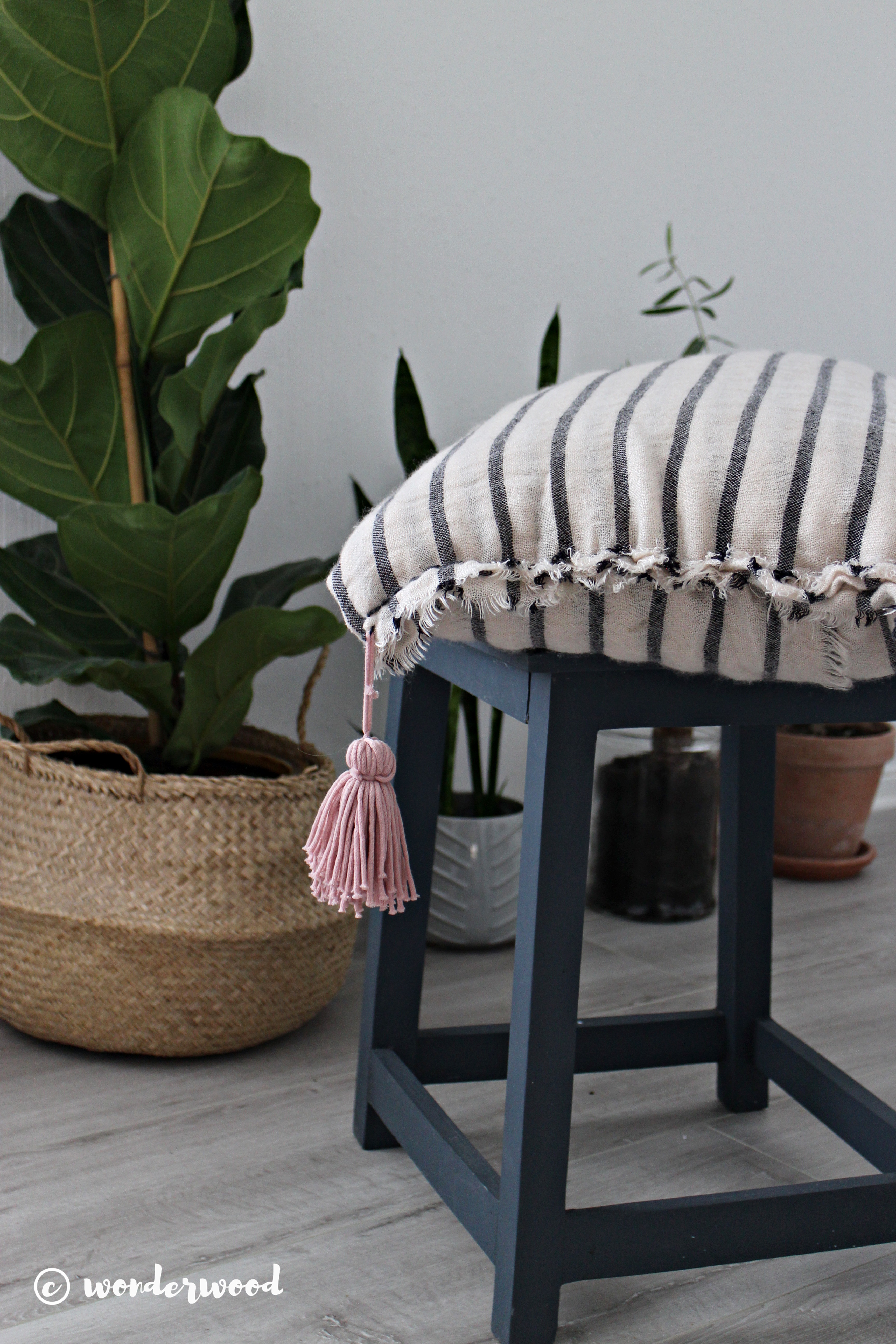 diy putetrekk av skjerf // diy scarf pillowcase