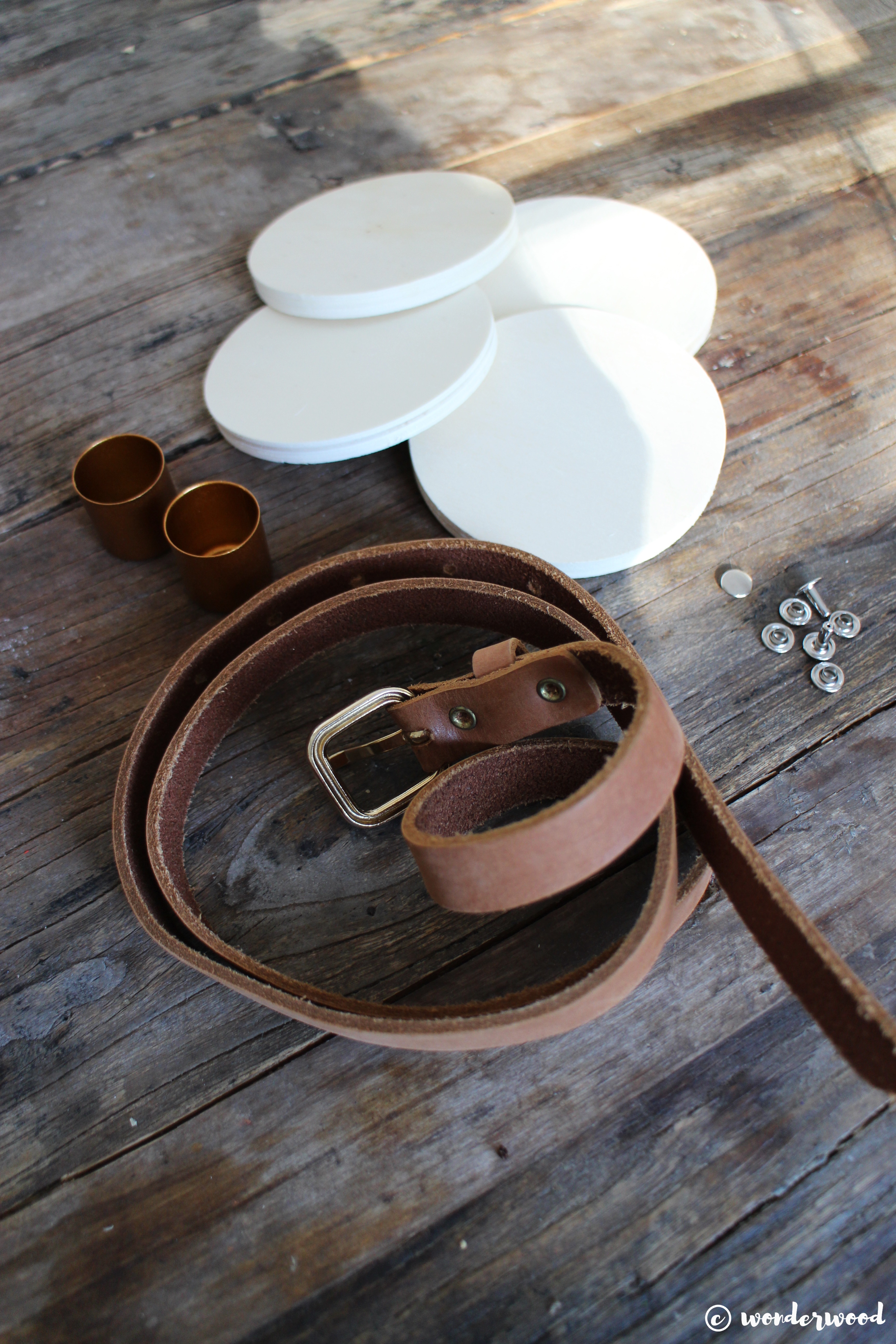 diy lysestake i tre // diy wooden candle holder