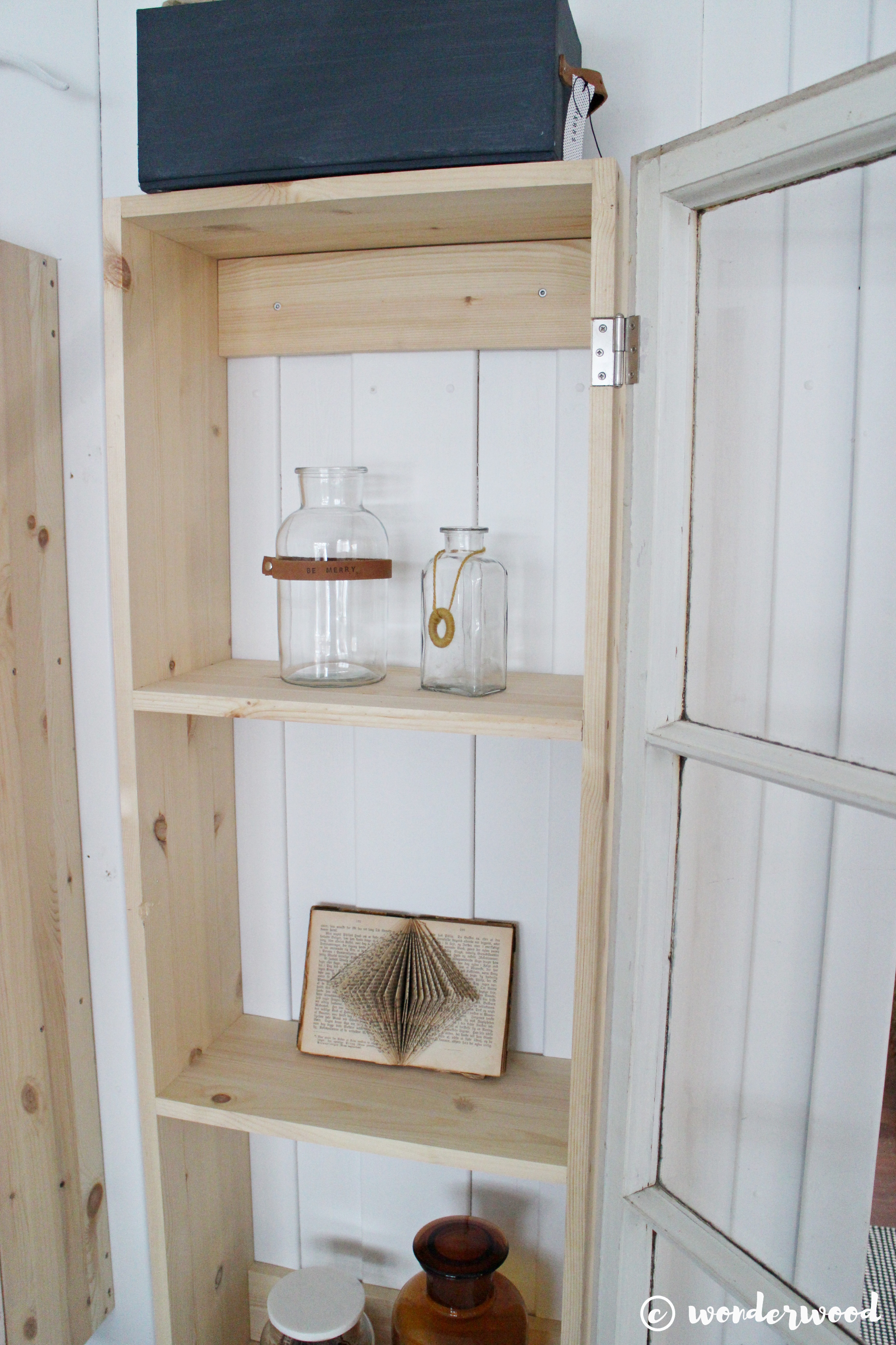 diy skap av gamle vinduer // diy old window cabinets