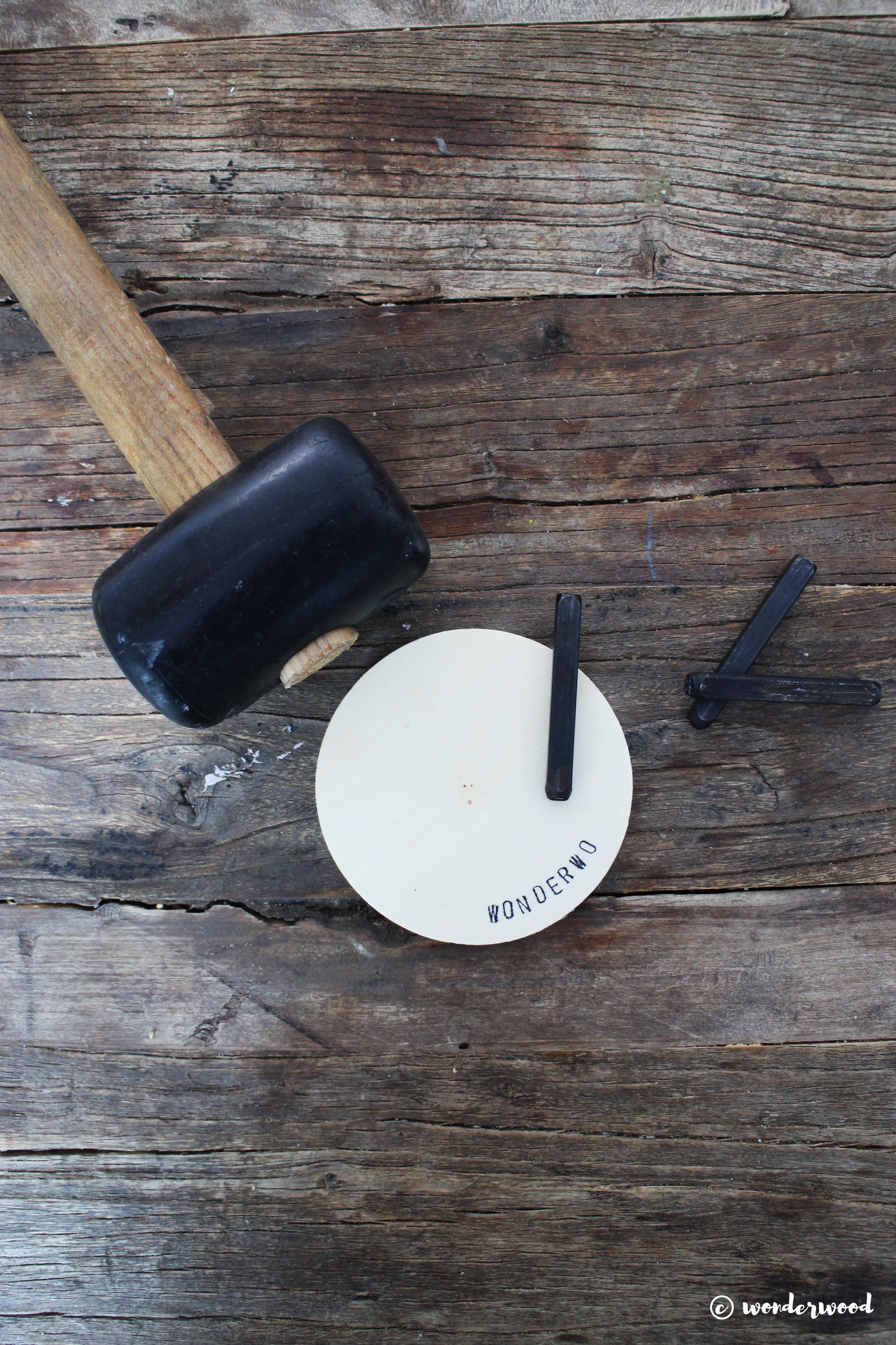 diy lysestake i tre // diy wooden candle holder