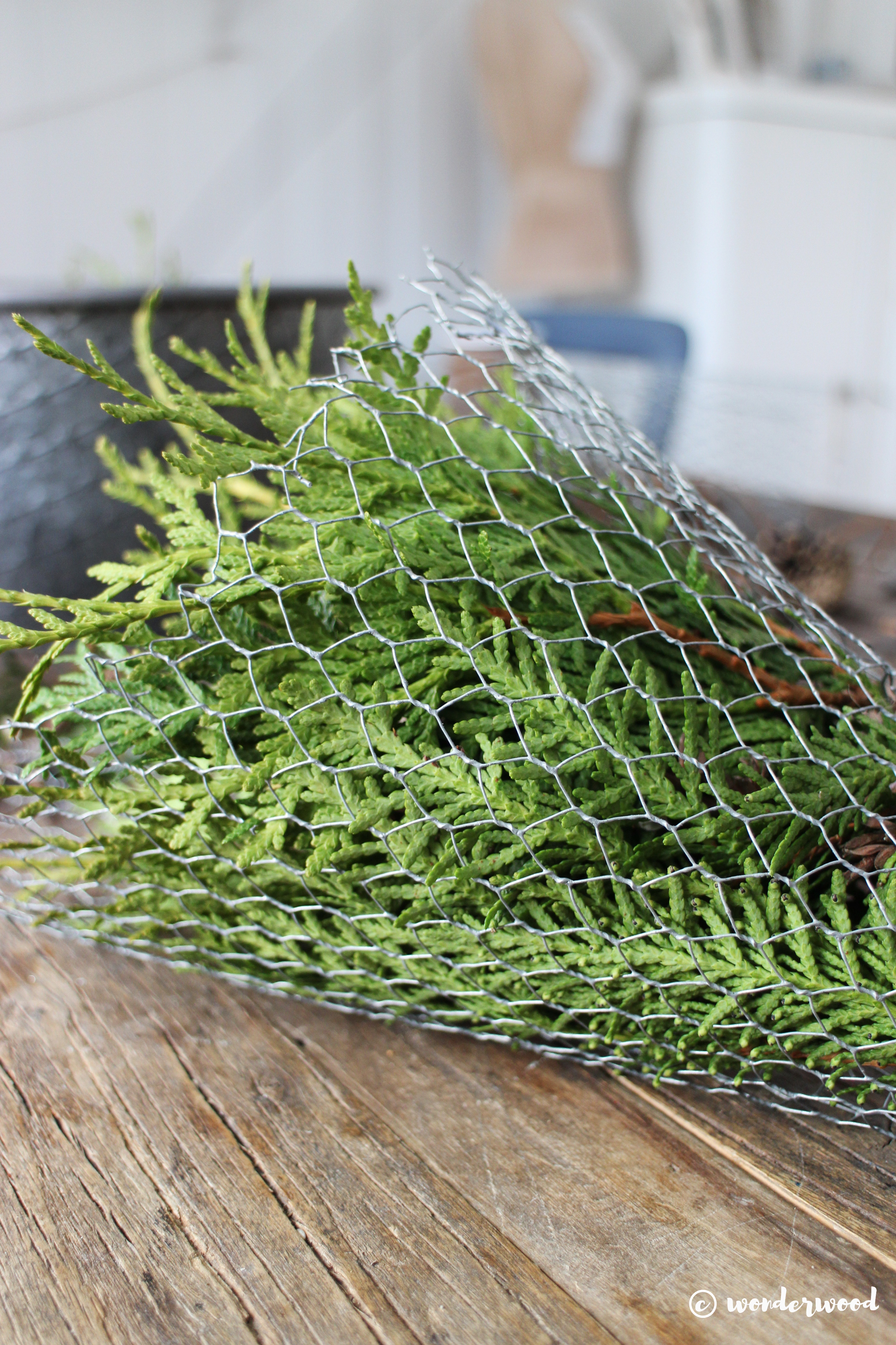 diy kremmerhus av hønsenetting // diy chicken wire cornets