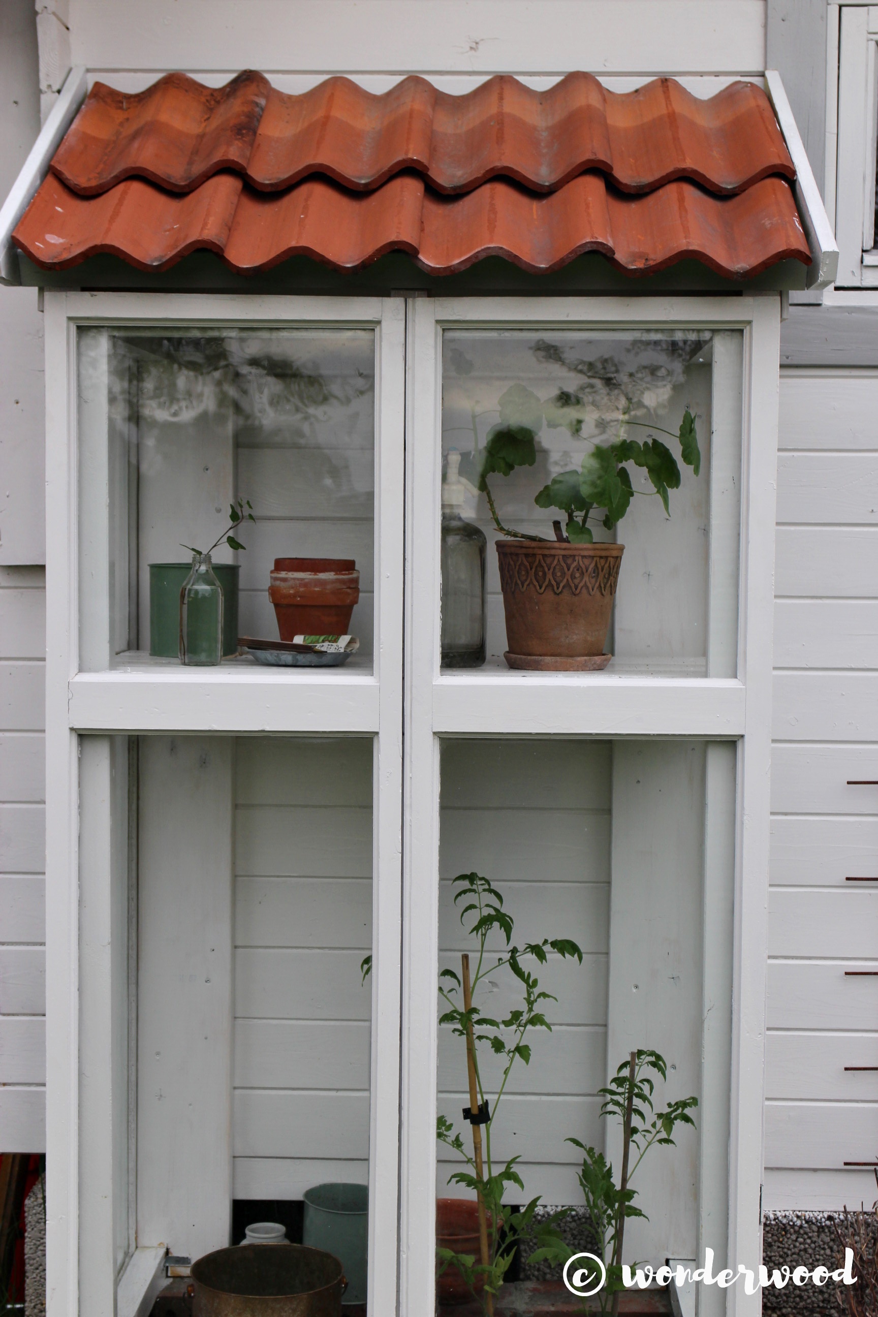 diy drivskap av gamle vinduer // diy mini greenery of old windows