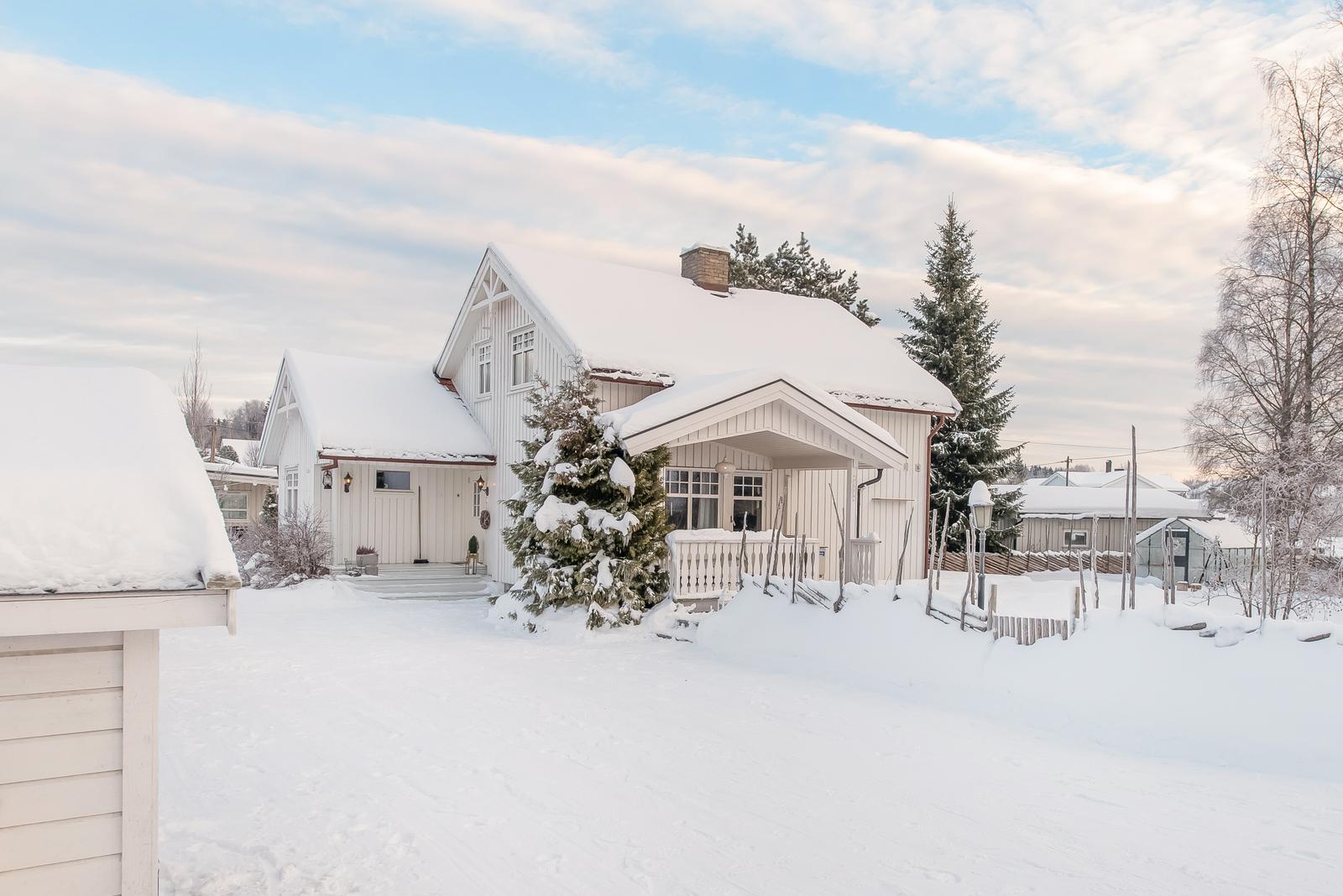 hus til salgs // house for sale