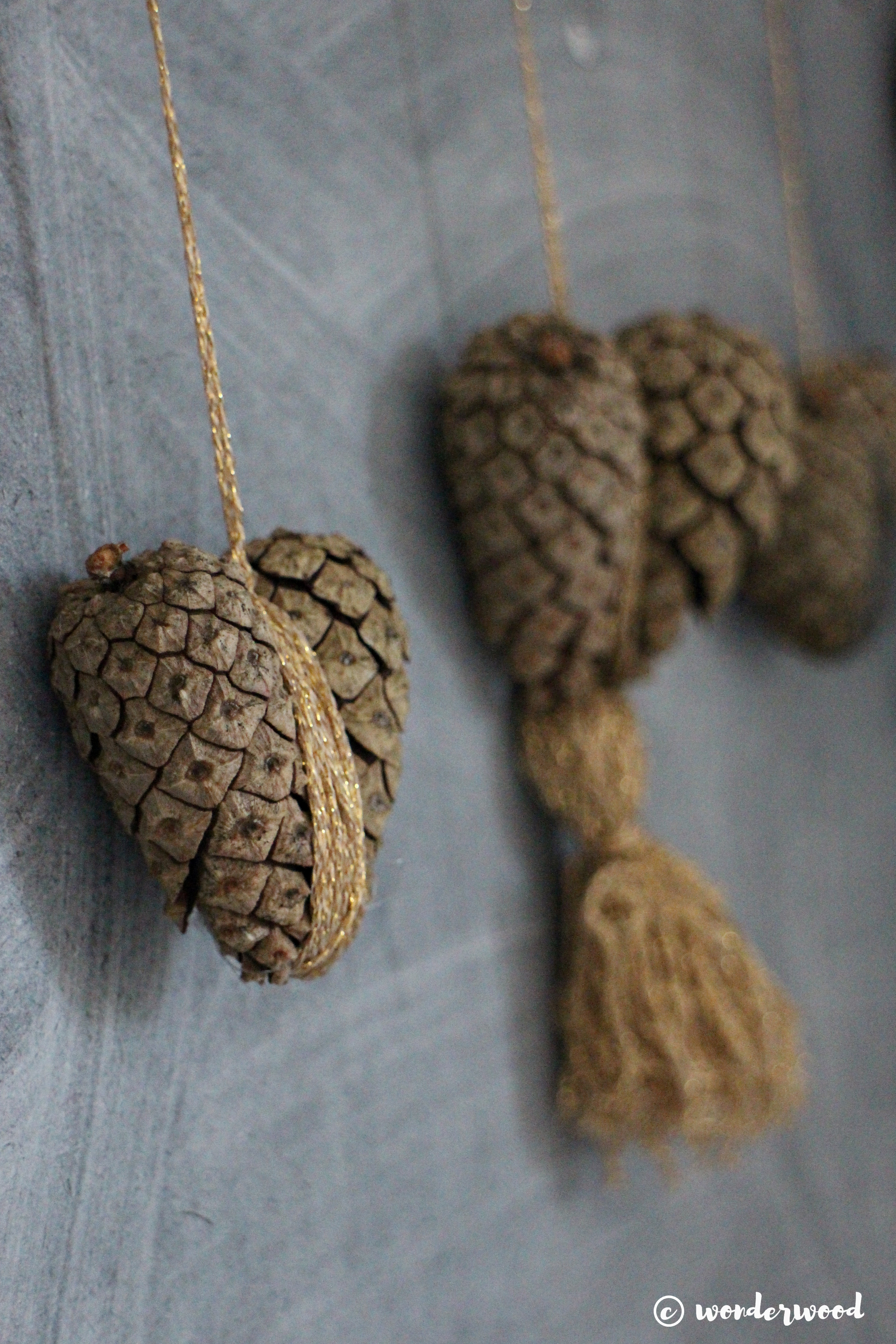 diy konglehjerter // diy pinecone hearts