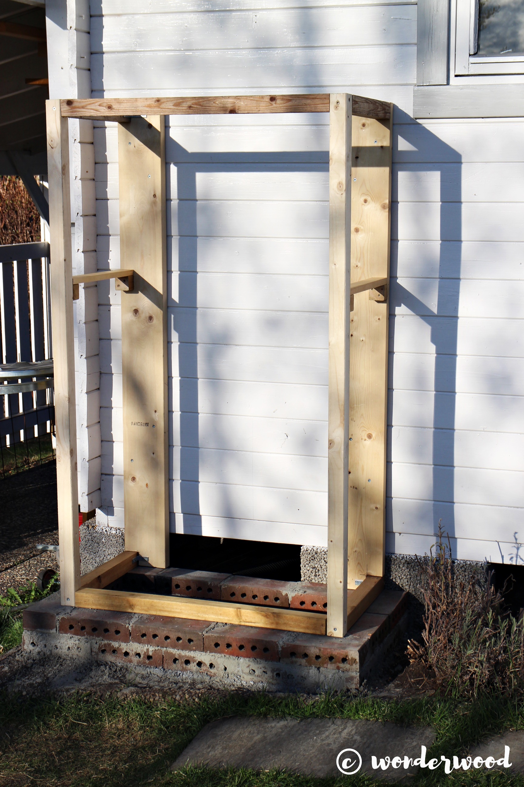 diy drivskap av gamle vinduer // diy mini greenery of old windows