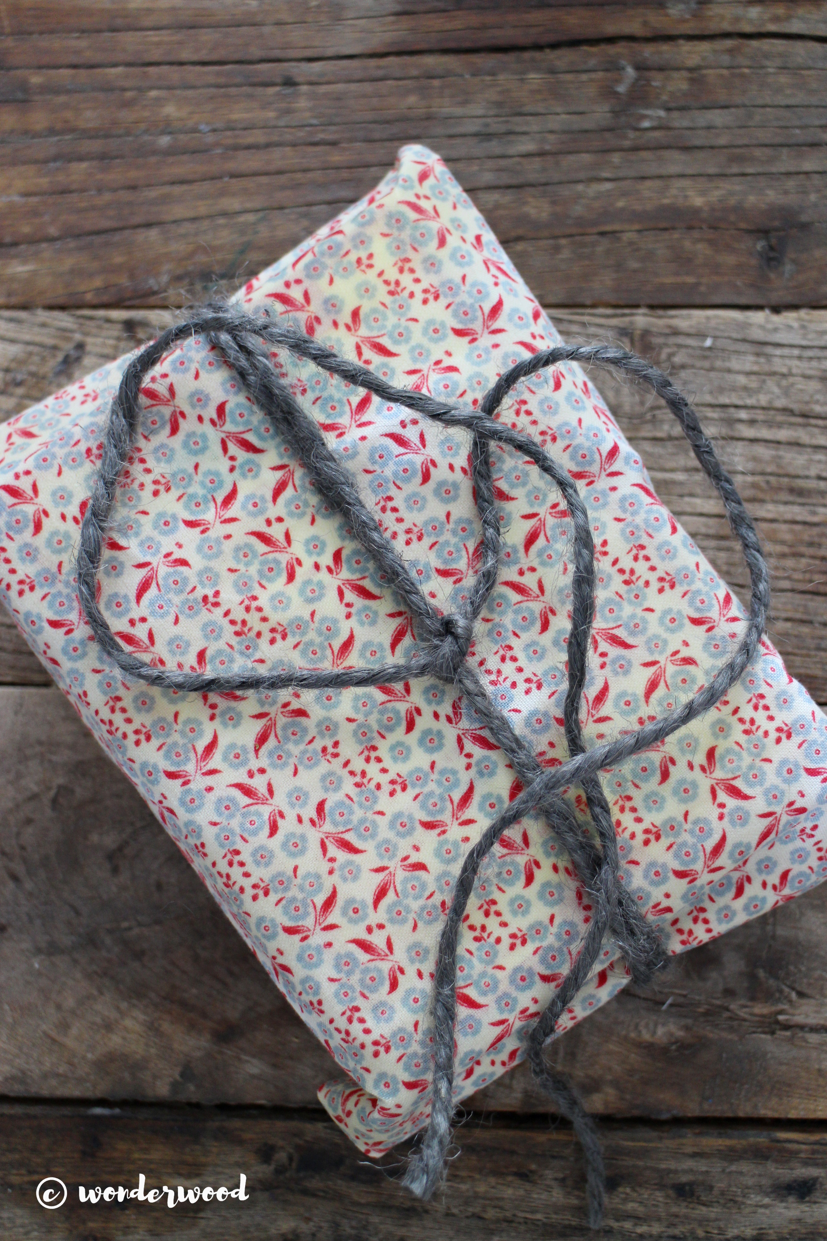 diy bivoks-omslag // diy beeswax wraps