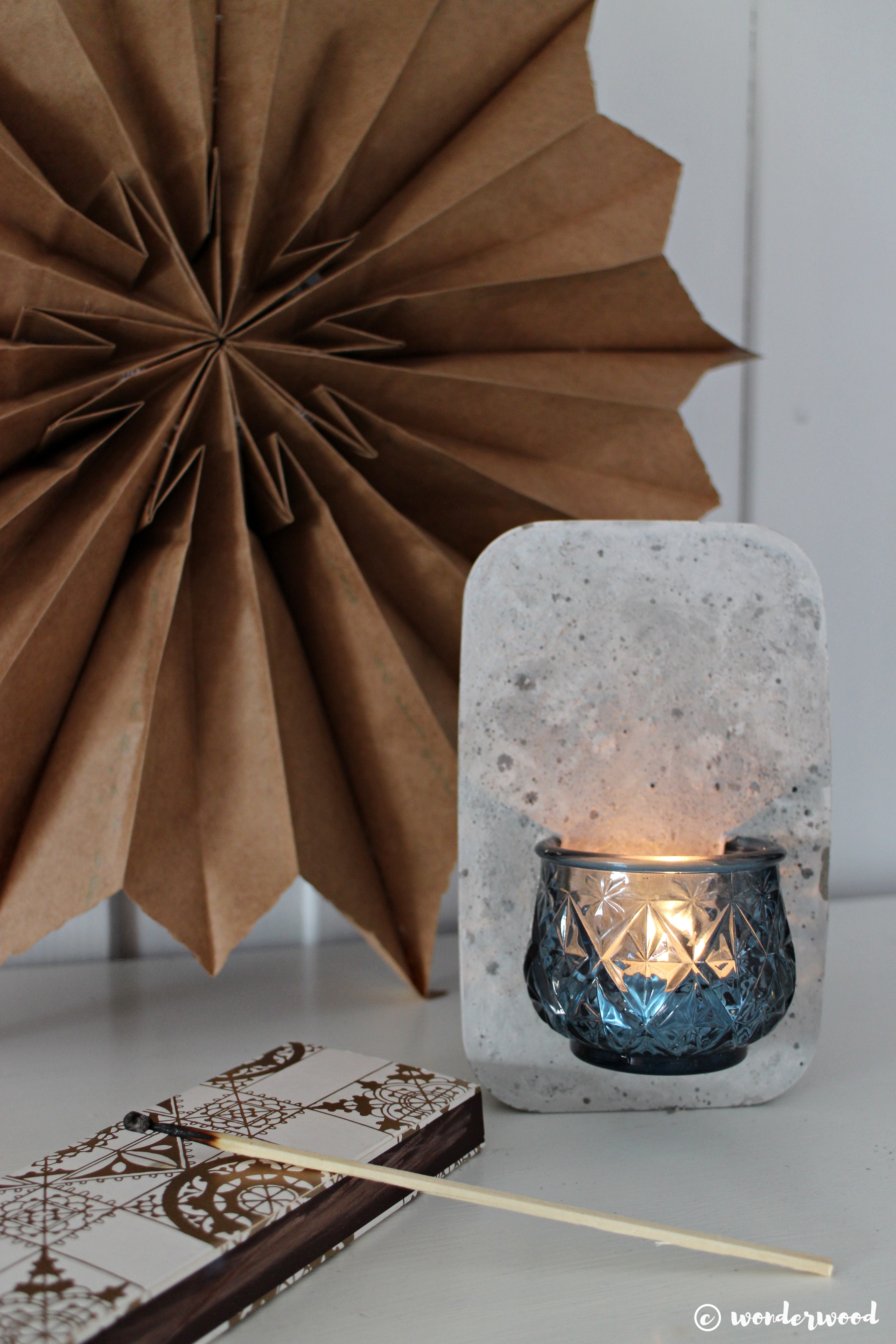 TIPS TIL HJEMMELAGDE JULEGAVER 4: diy vegglysestake i betong // HOMEMADE CHRISTMAS GIFT IDEAS 4: diy concrete wall candle holder