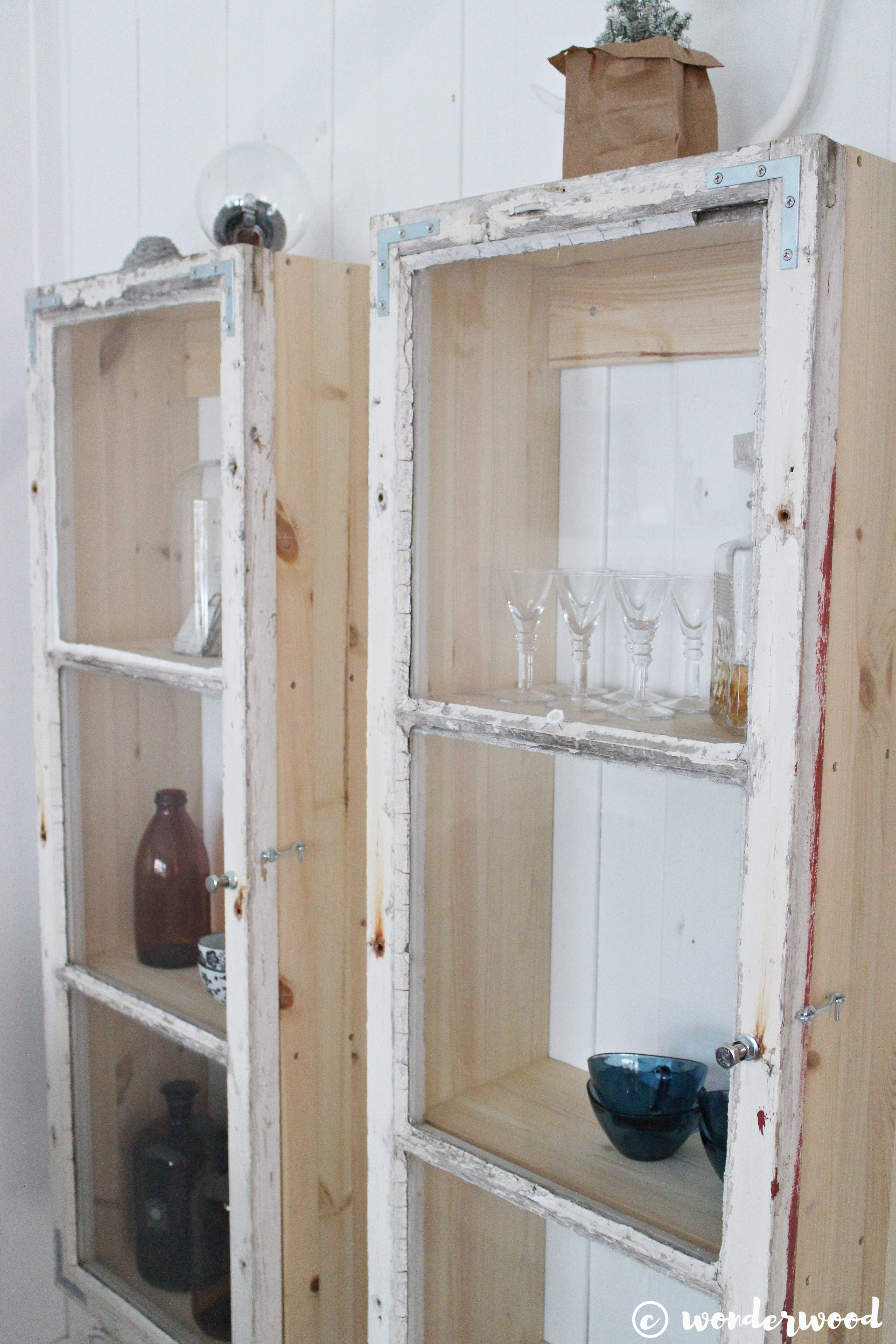 diy skap av gamle vinduer // diy old window cabinets
