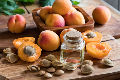 Apricot Kernel Oil Apricot Kernel Oil