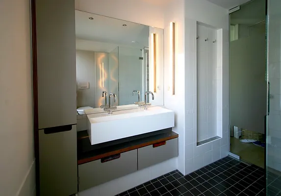 Bas Gremmen Architectuur: Badkamer Dordrecht Bas Gremmen Architectuur: Badkamer Dordrecht