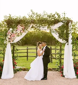 Austin Wedding Venue Perhaps The Longhorn Cattle Grazing In Pasture Afar Would Lead One To Believe That Ranch Austin Is Primarily Designed For Rustic Weddings