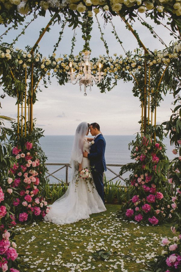 vintage-glam-bali-wedding-khayangan-estate-46-600x899