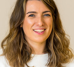 Clara%20Nic%20an%20Tuile_edited.jpg