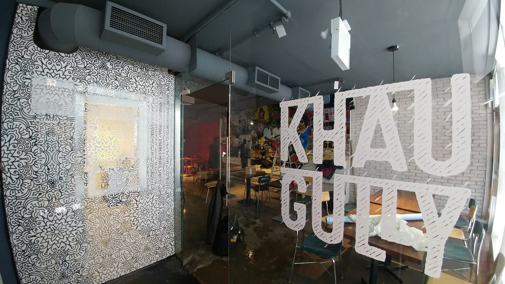 Vinyl Graphic Installation Team