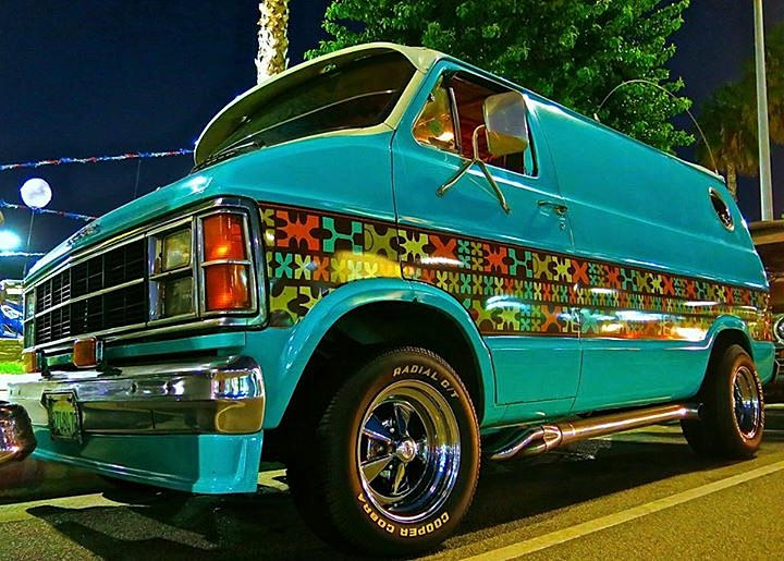 Van Nuys Blvd Cruise Nights Car Show Mag