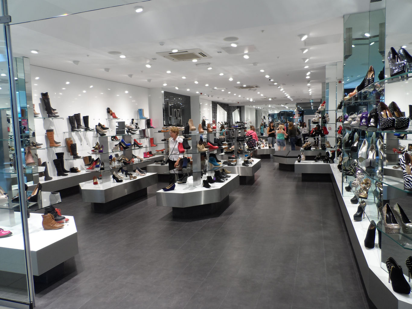 linzi shoes stratford