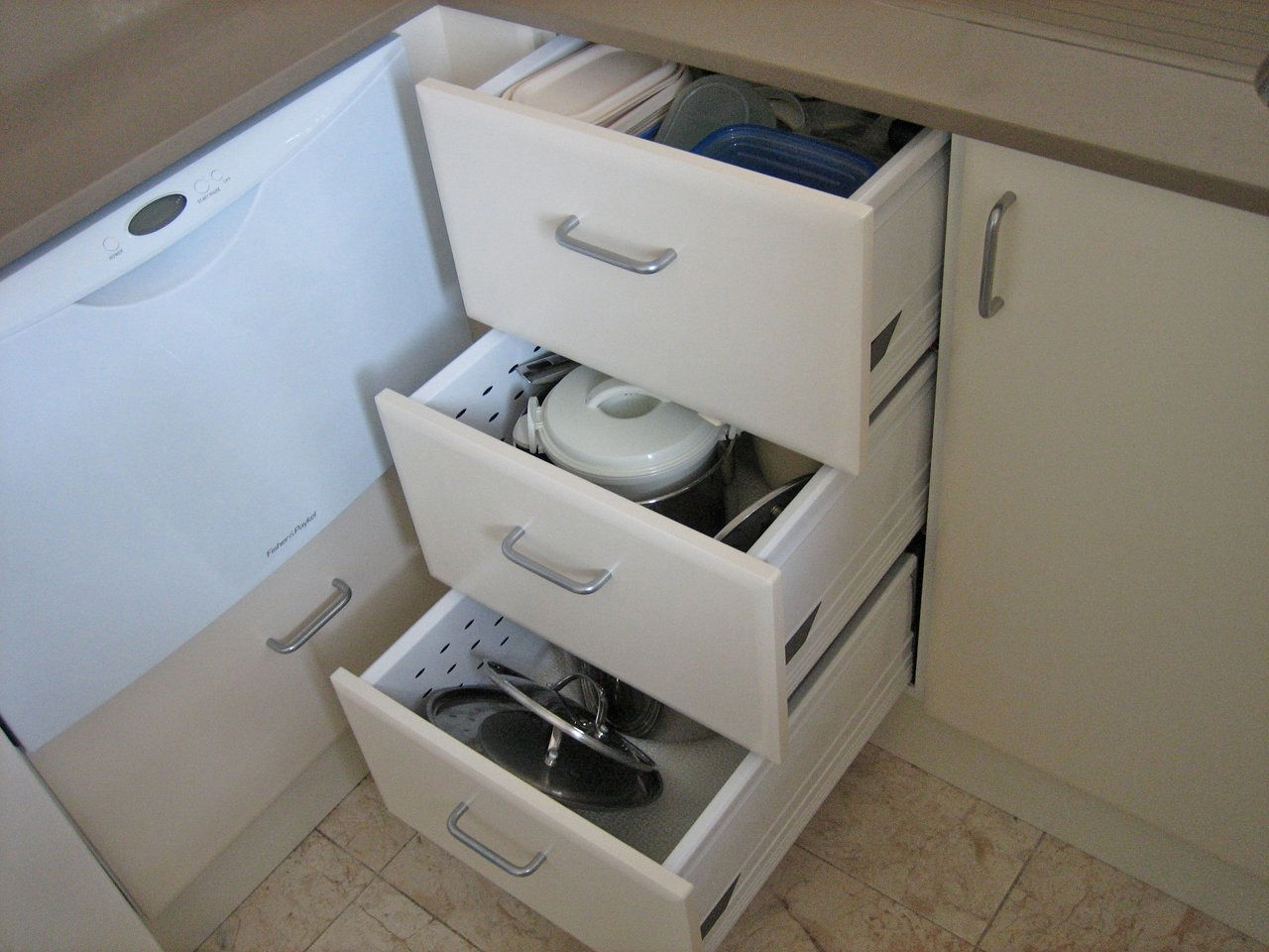 Roys Kitchens And Fitouts Drawers And Pantry