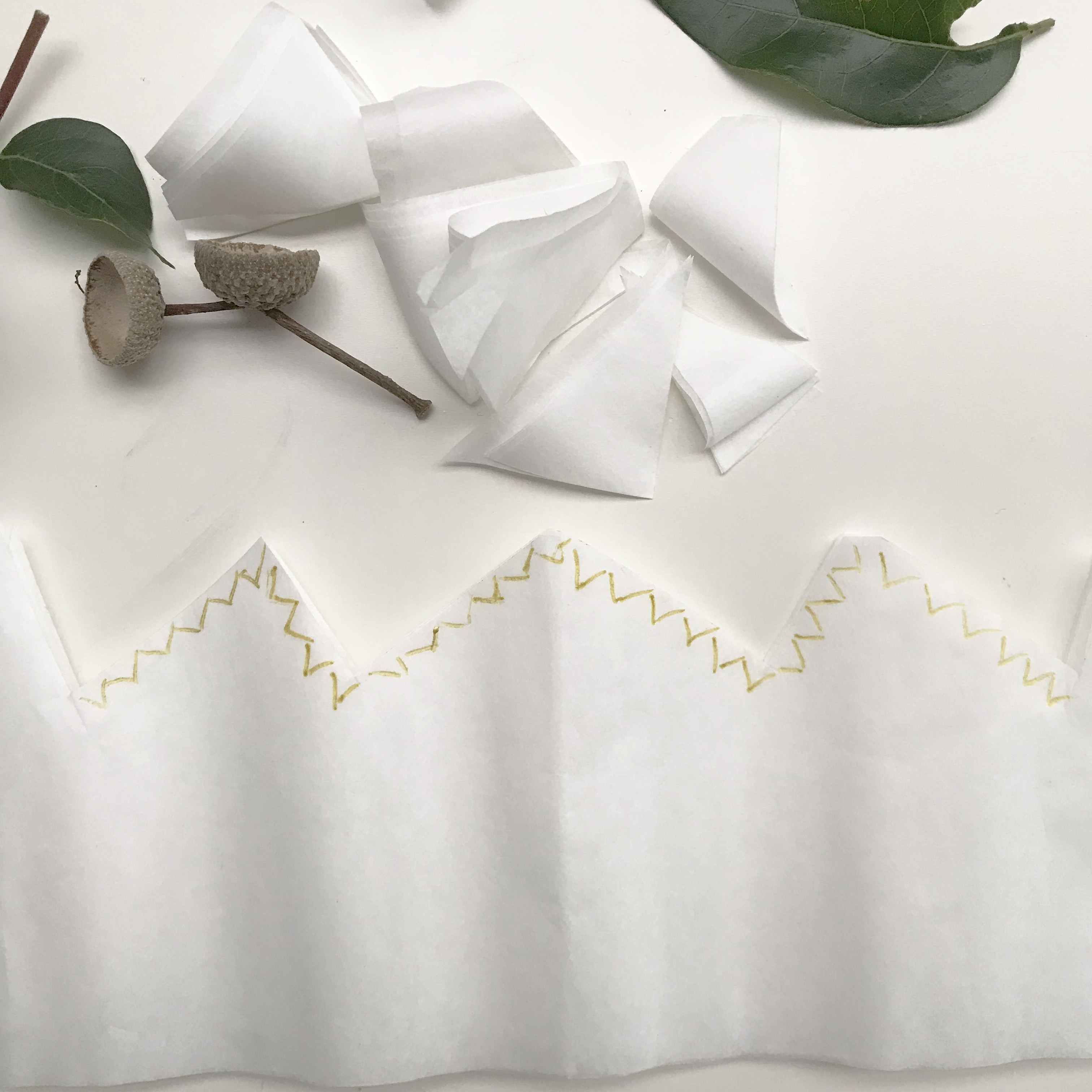 Easy DIY Christmas Crackers