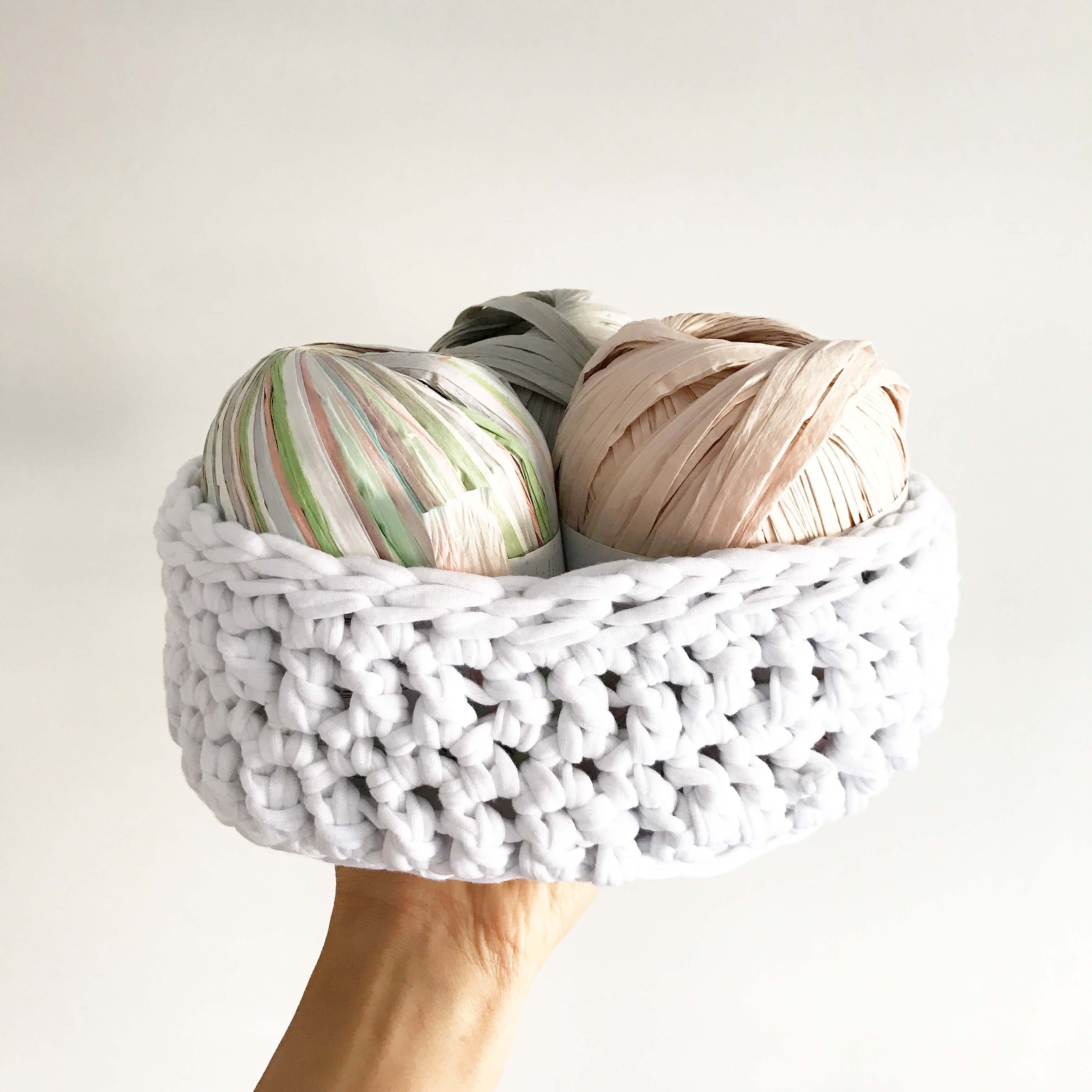CROCHET A BASKET