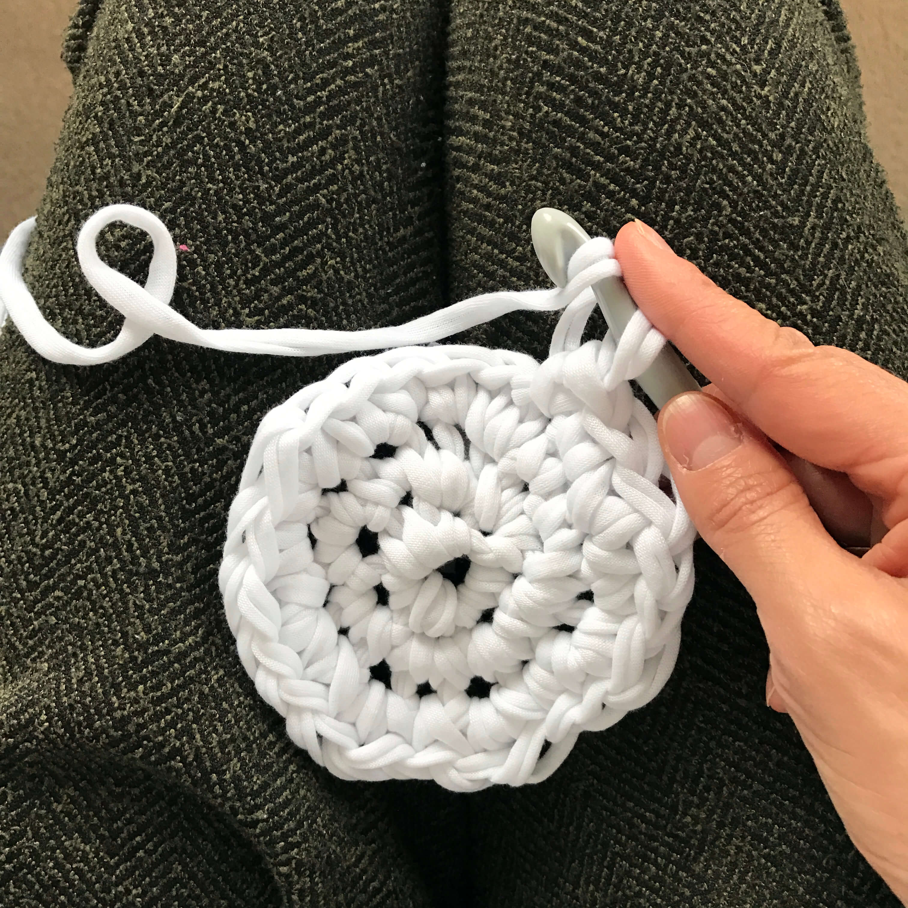 CROCHET A BASKET