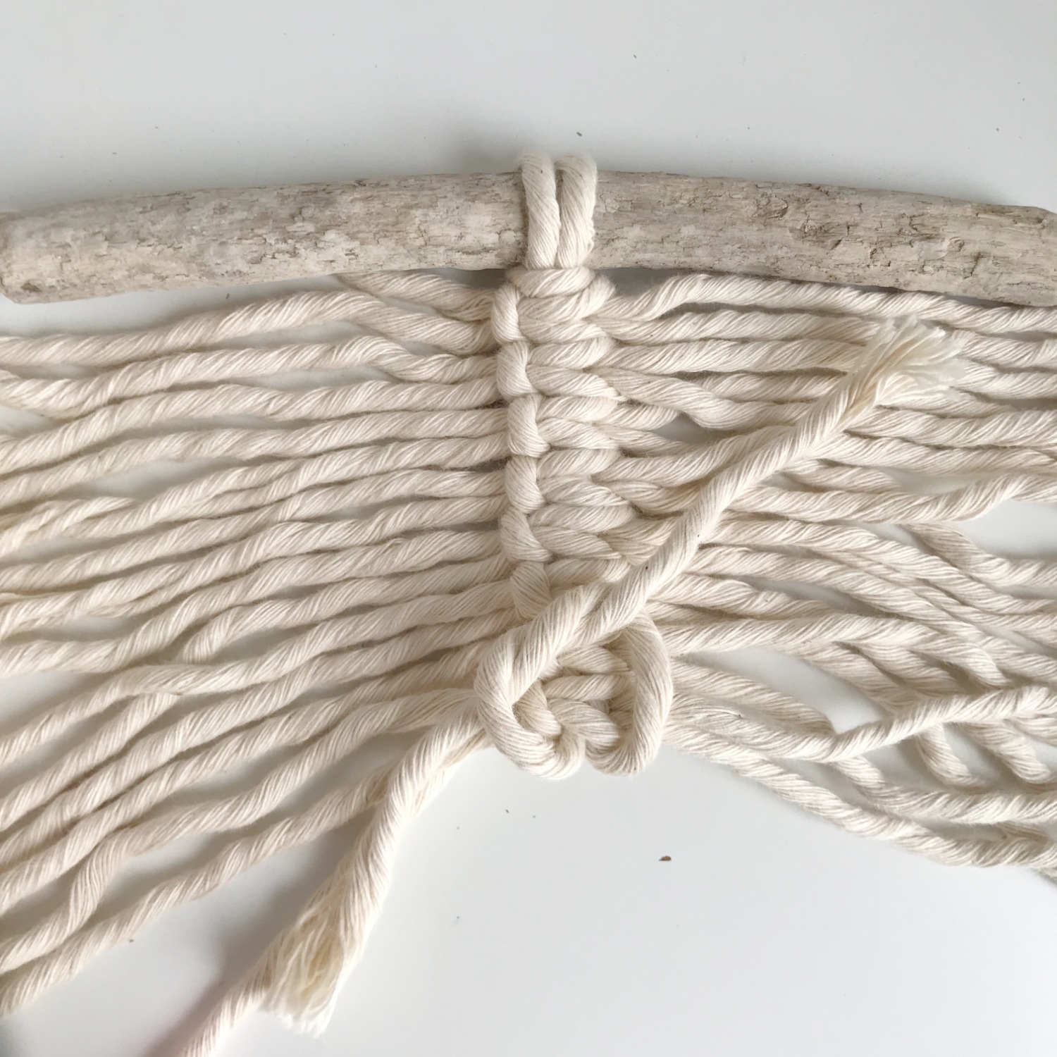 How to make a Macrame Feather