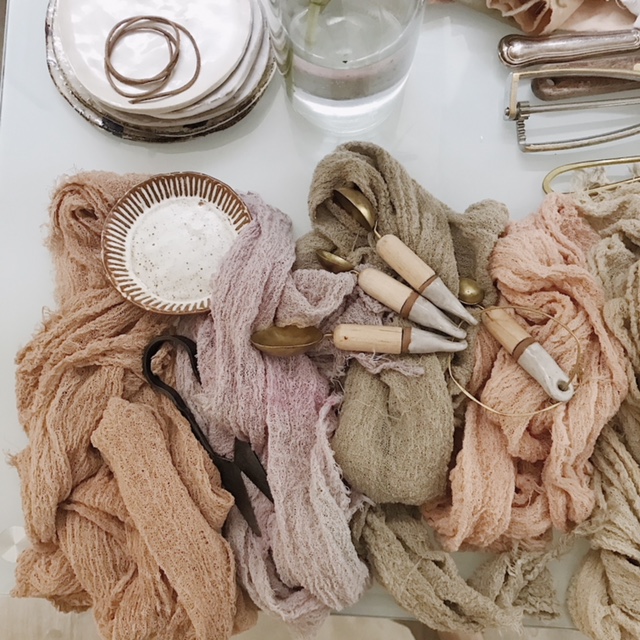 <div>Natural dyeing, styling & food photography workshop</div>