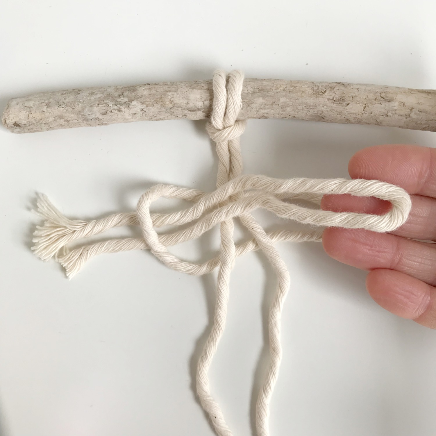How to make a Macrame Feather