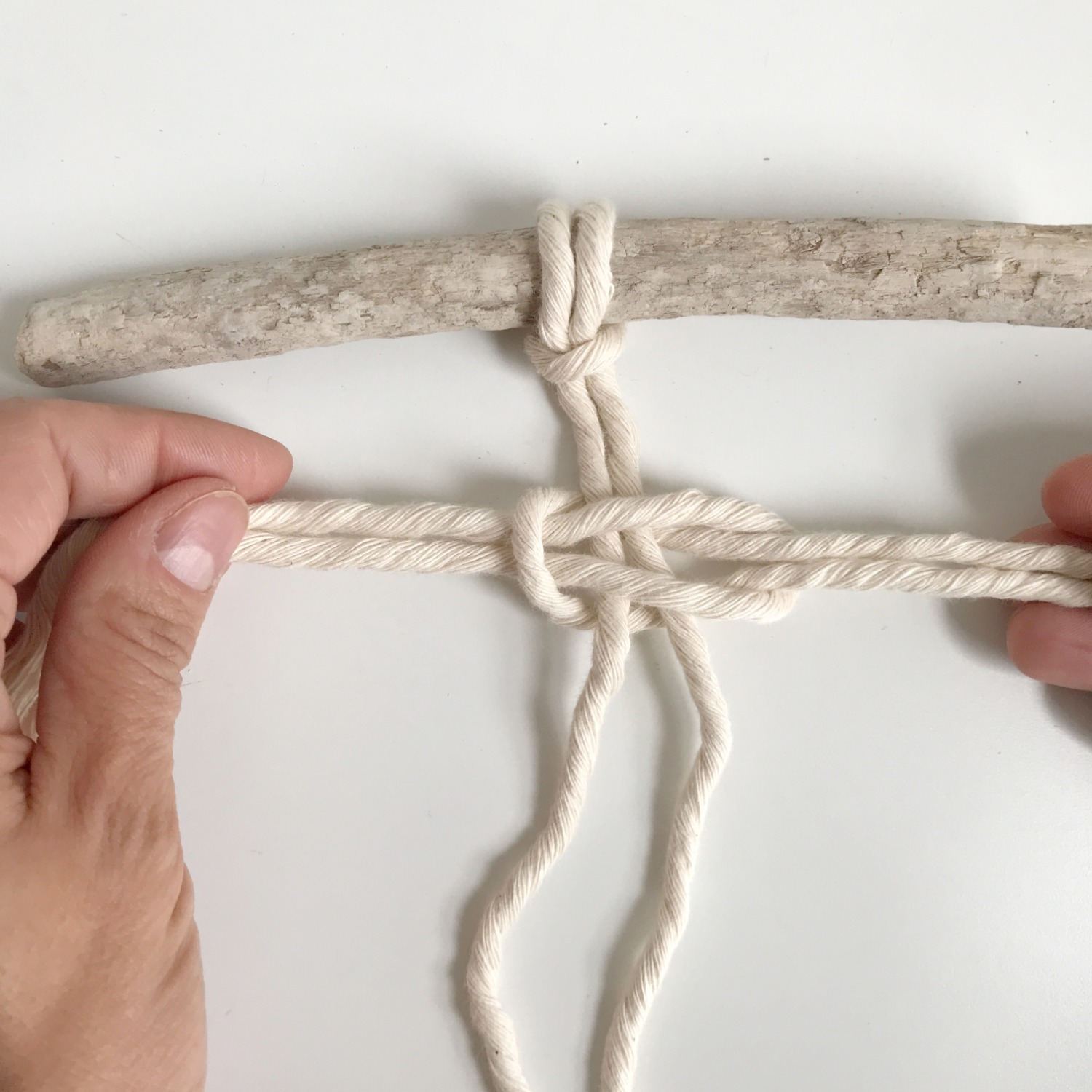 How to make a Macrame Feather