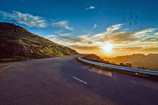 winding-road-1556177_1920.jpg