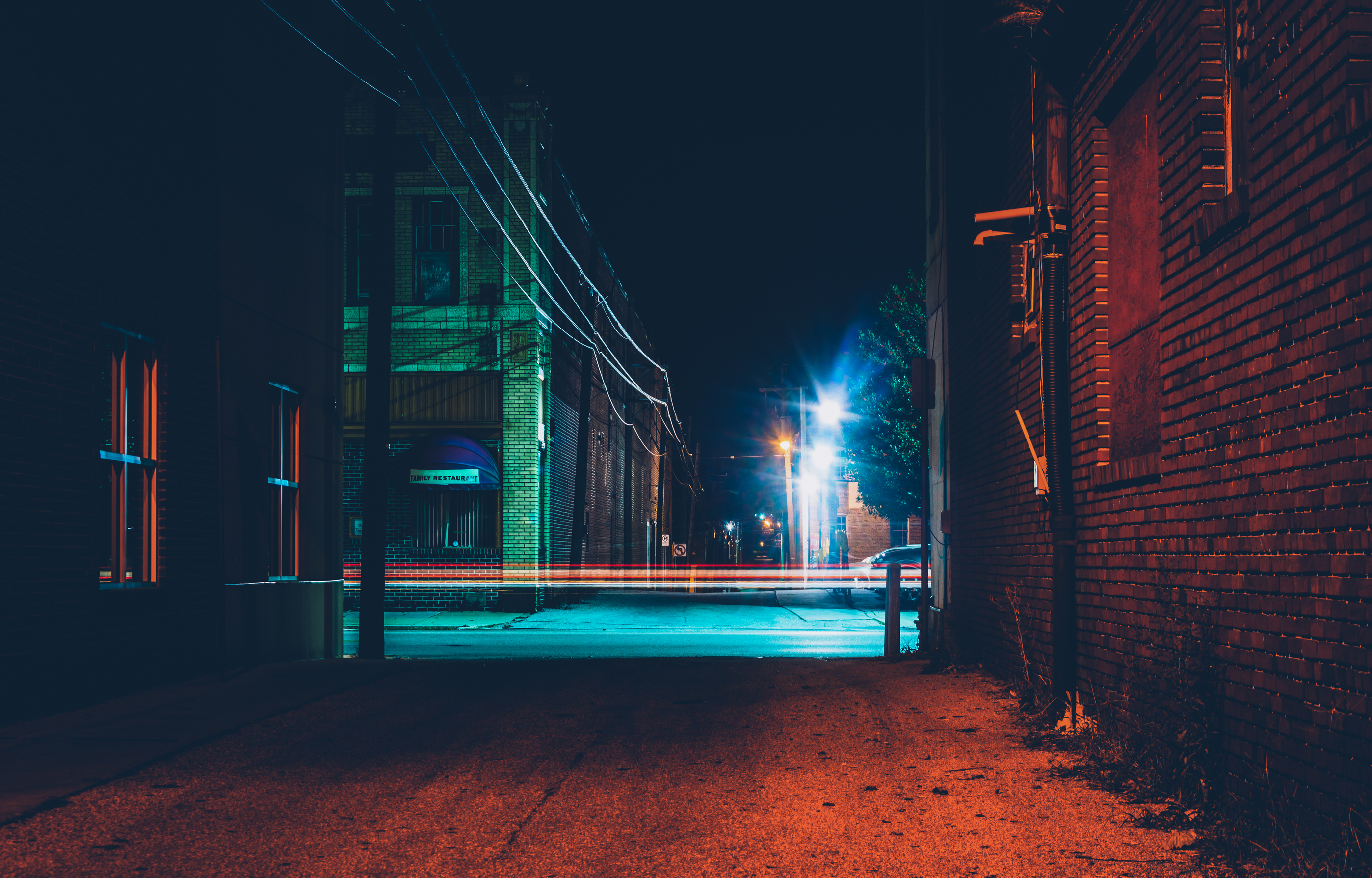 фото стены ночью
