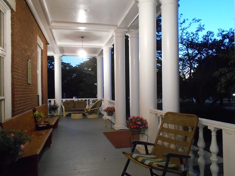Lewiston Auburn Hotels Near Bates College Inn At The Agora Maine Maine Hotels Lewiston Auburn Por