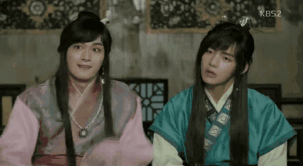 Yeowool e Hansung cena de hwarang kim taehyung