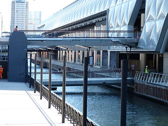 Canary Wharf Double decks Bridge.jpg