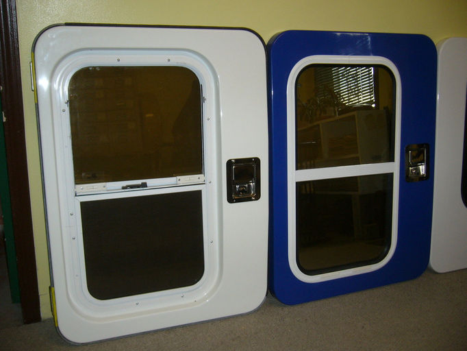 Rv Doors & Rvdoorstoragelockkeyless