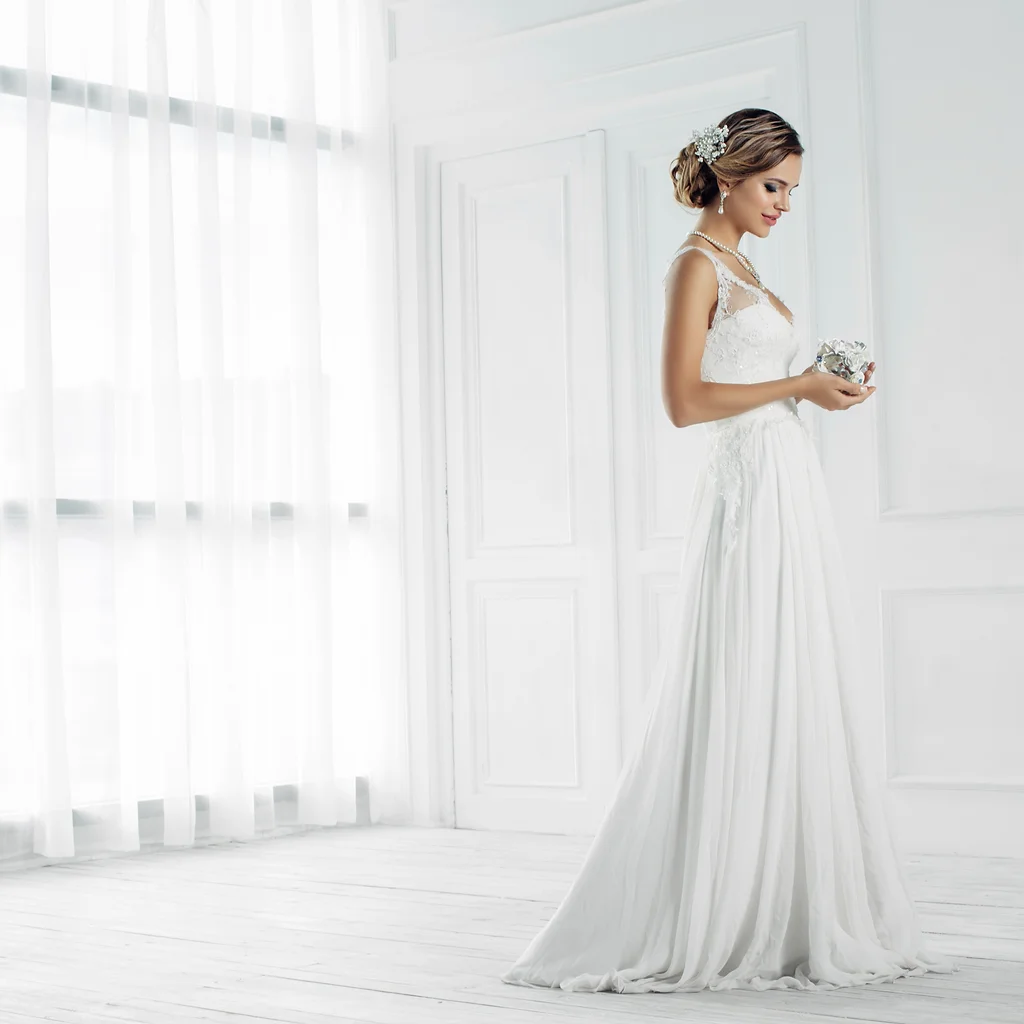 simple wedding dress hireimage