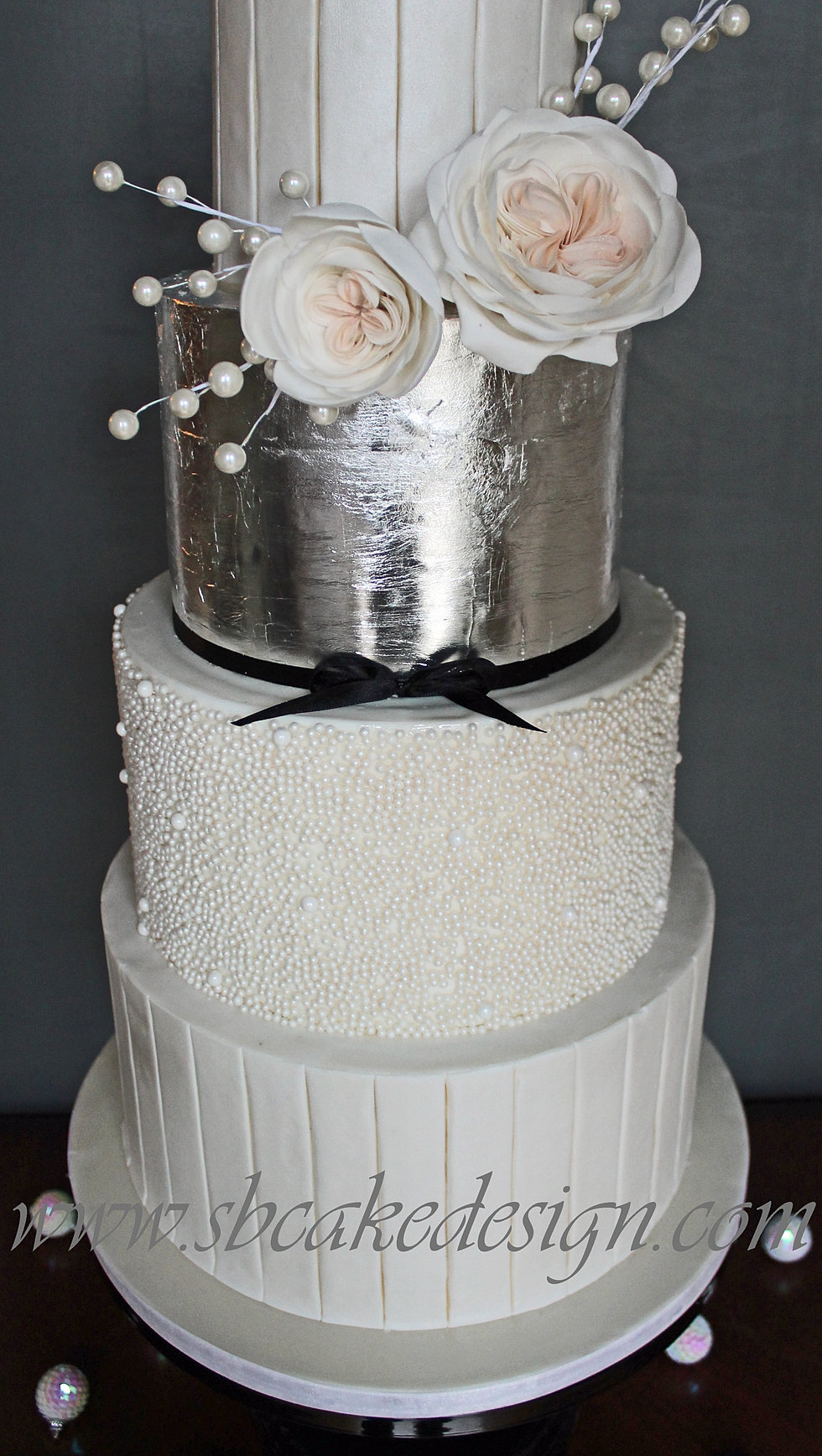Modern Elegance Wedding Cake