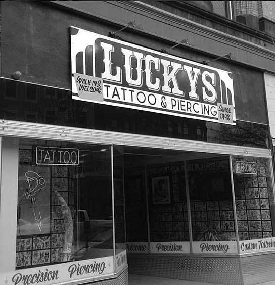 Lucky's Tattoo & Piercing